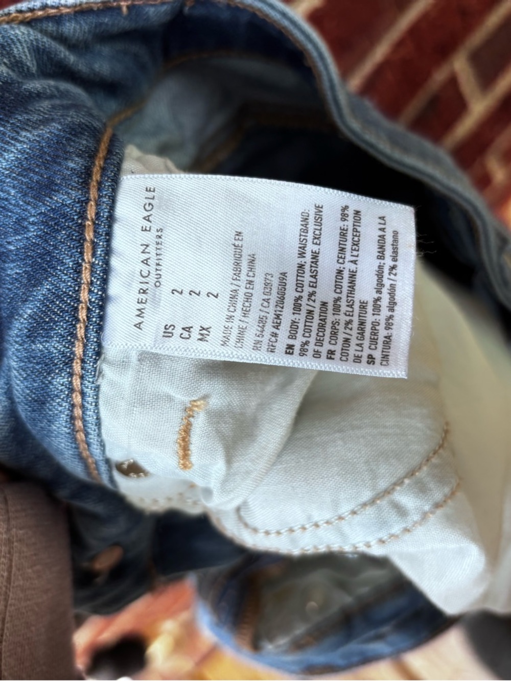 American Eagle Highest Rise Distressed Mom Shorts sz 2 - Picture 5 of 5